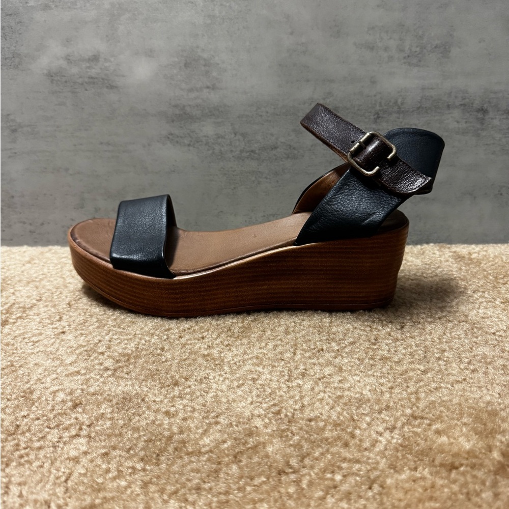 Bueno Black and Brown Platform Sandals